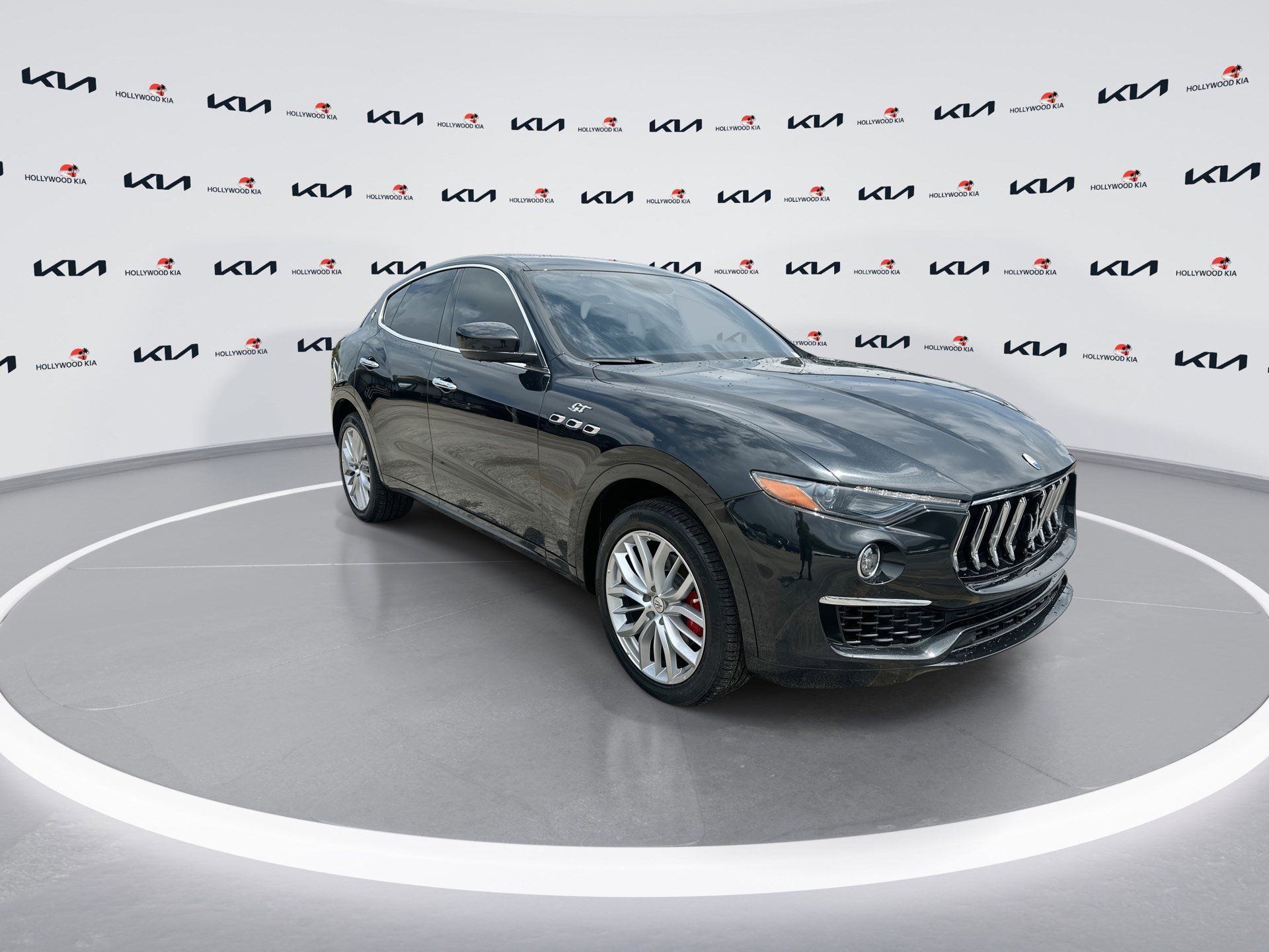 Used 2022 Maserati Levante GT AWD/4WD image 2