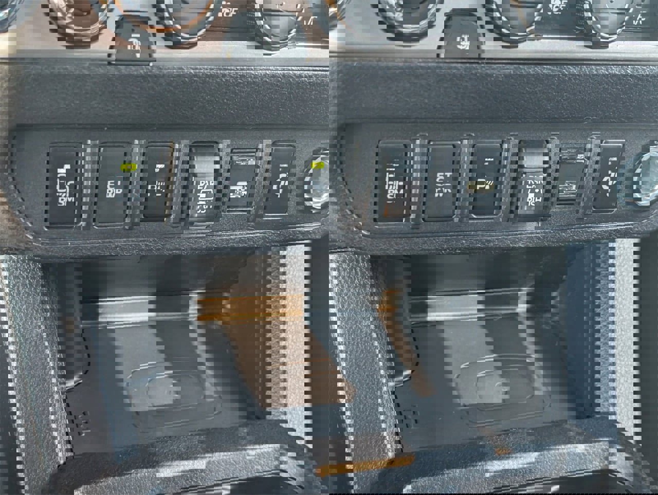 Used 2021 Toyota Tacoma Limited image 21