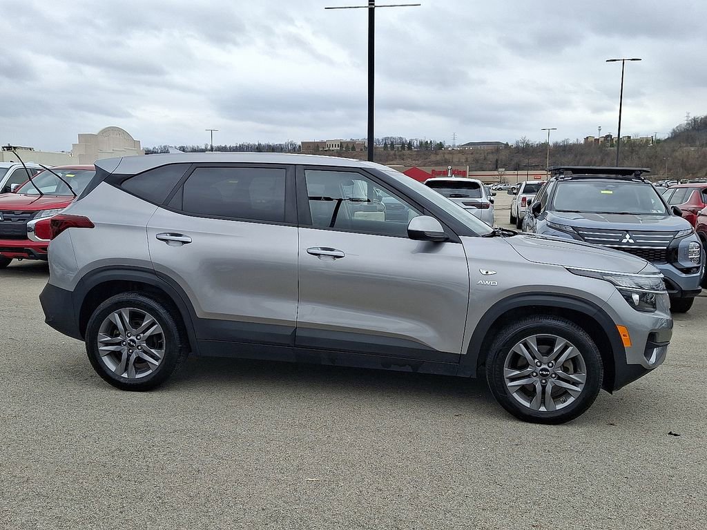 Used 2023 Kia Seltos LX image 7