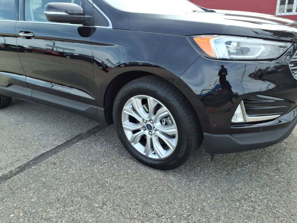 Certified 2020 Ford Edge Titanium image 5