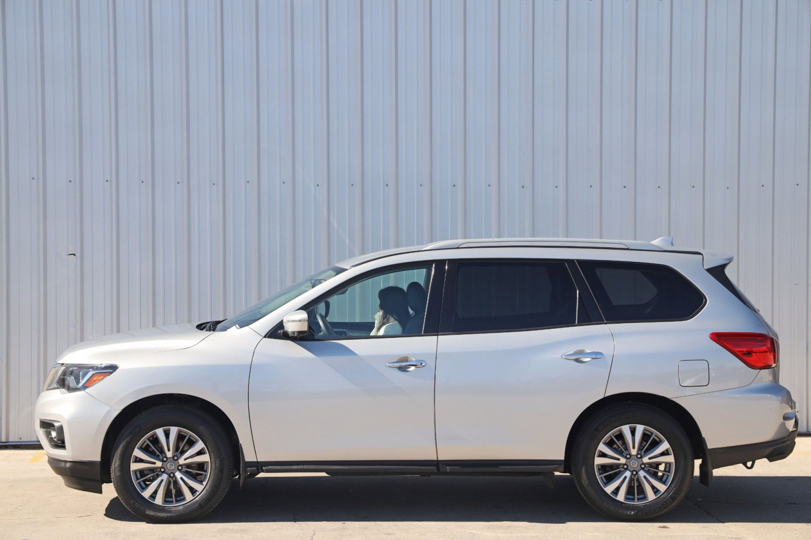Used 2020 Nissan Pathfinder SL image 50