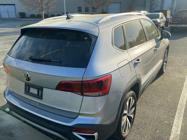Used 2023 Volkswagen Taos SE image 4