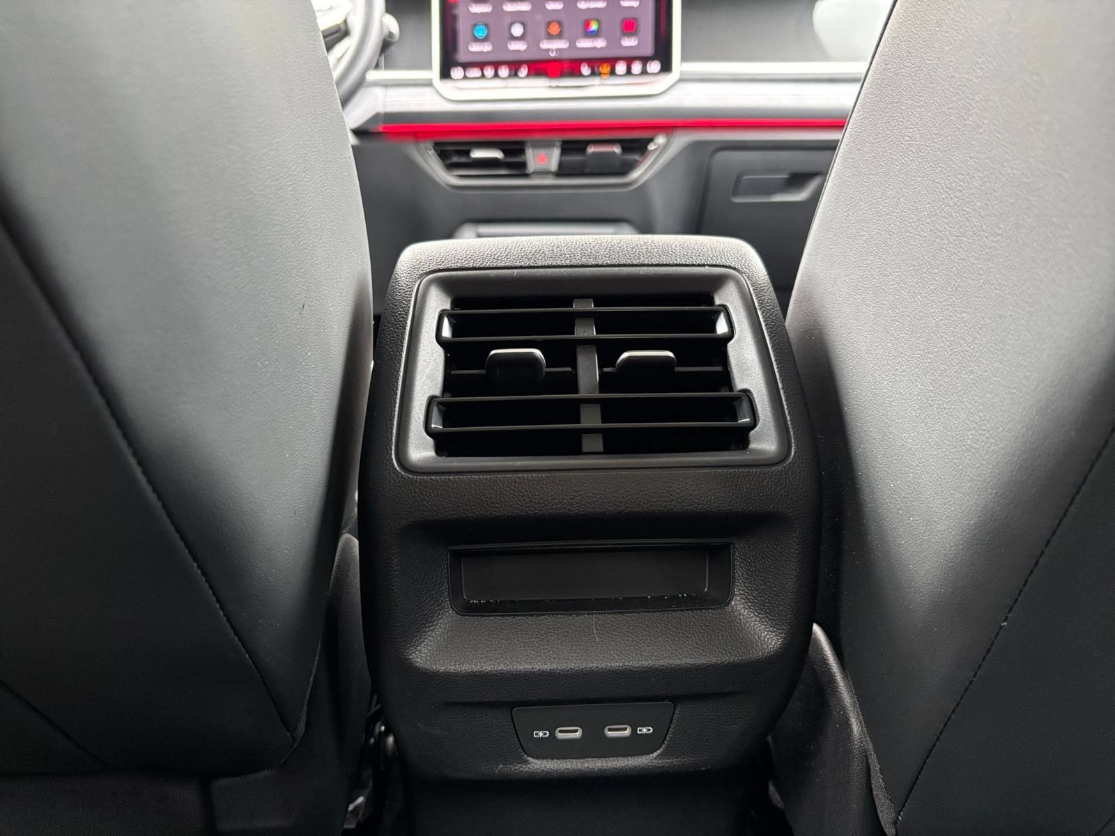 Used 2026 Volkswagen Tiguan SE FWD image 22