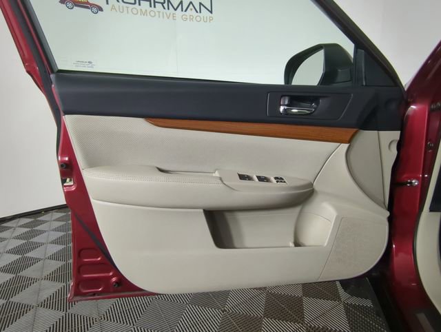 Used 2014 Subaru Outback 3.6R Limited image 30