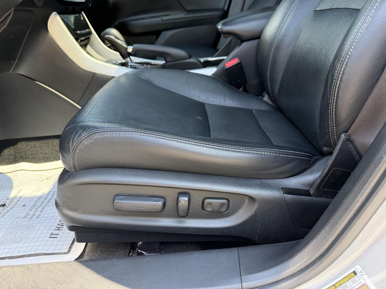 Used 2017 Honda Accord Touring image 15