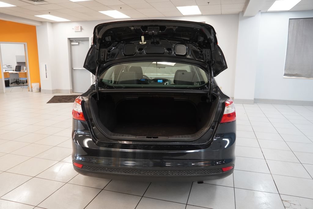 Used 2014 Ford Focus SE w/ SE Winter Package FWD image 10
