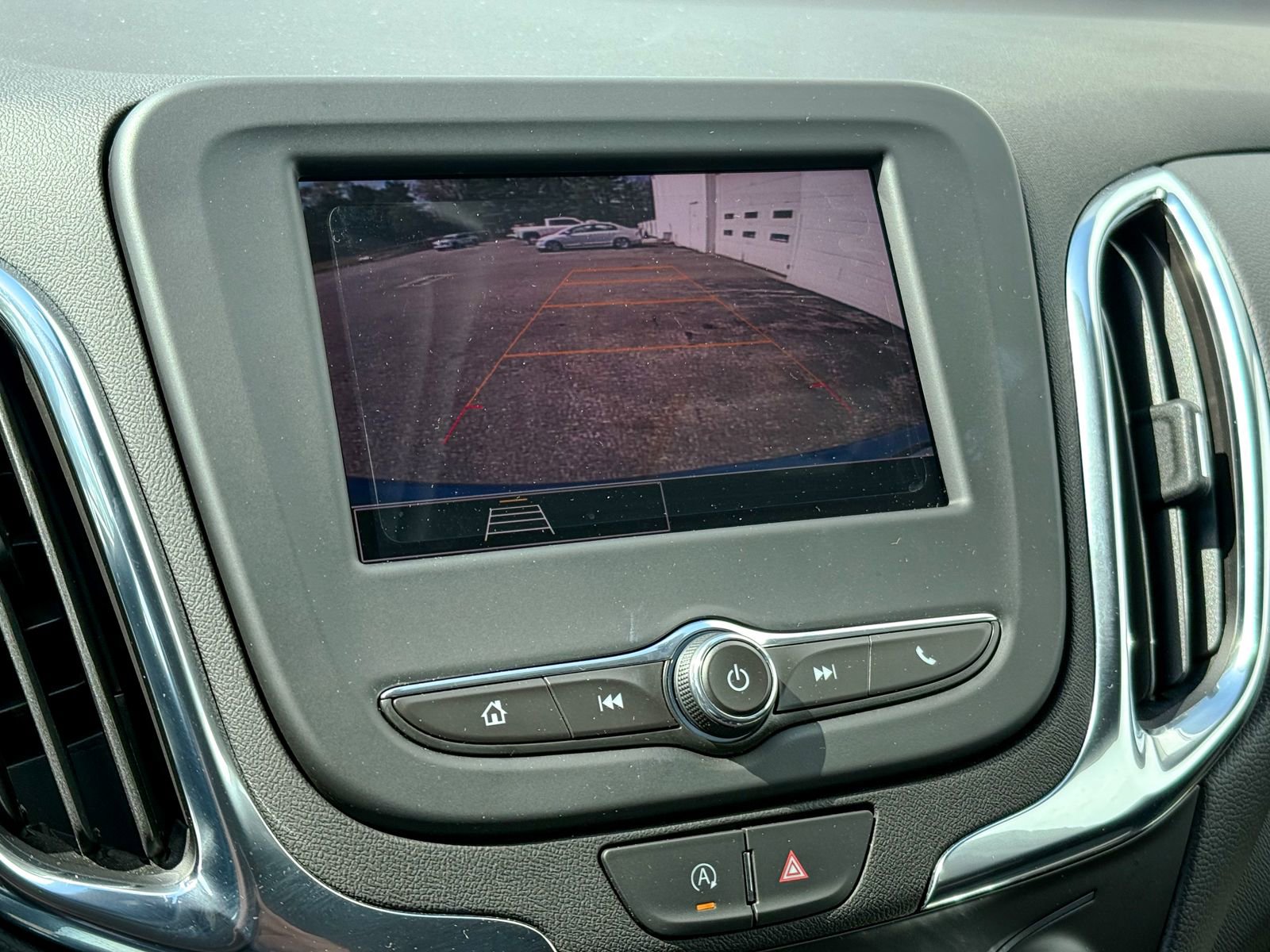 Used 2024 Chevrolet Equinox LT image 20