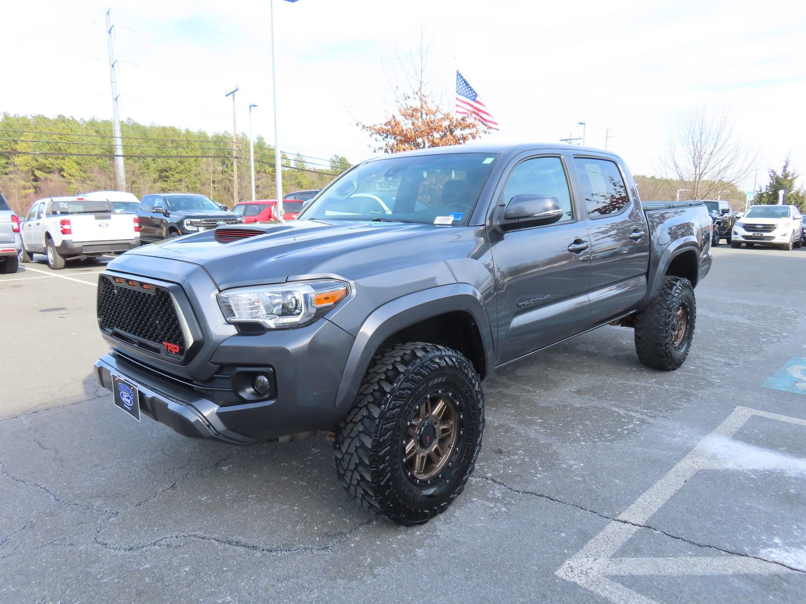 Used 2021 Toyota Tacoma TRD Sport image 3
