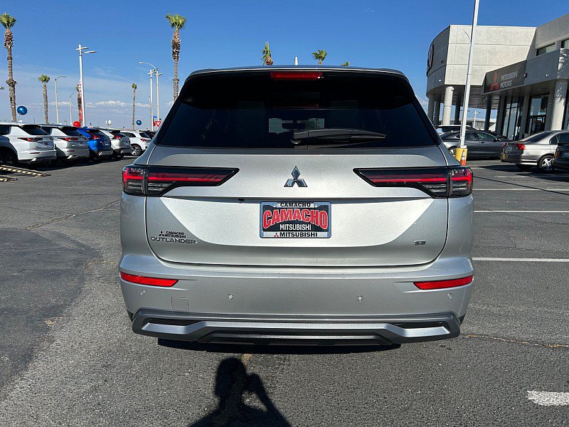 Used 2025 Mitsubishi Outlander SE FWD image 8