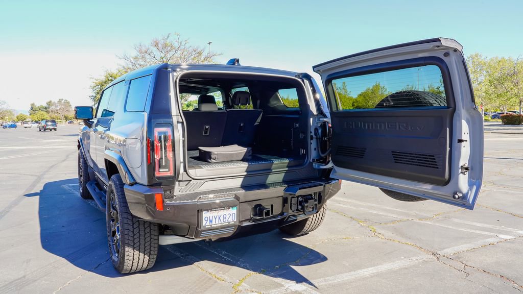 New 2026 GMC Hummer EV SUV w/ LPO, Dark Essentials Package image 9