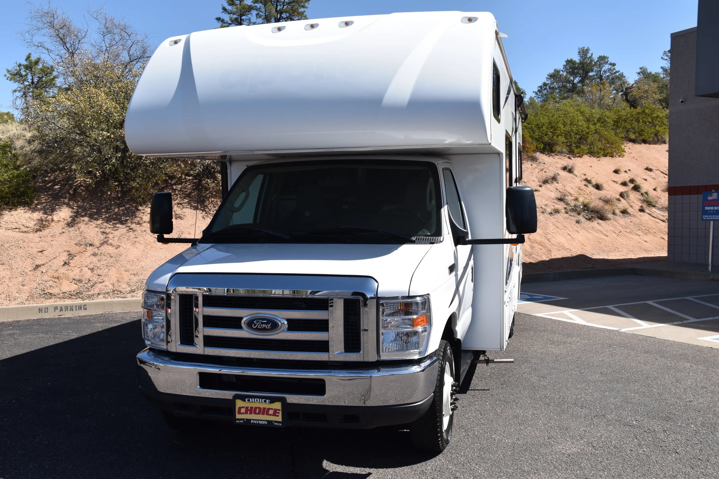 Used 2019 Ford E-450 and Econoline 450 Super Duty w/ Motorhome Prep Package RWD image 9