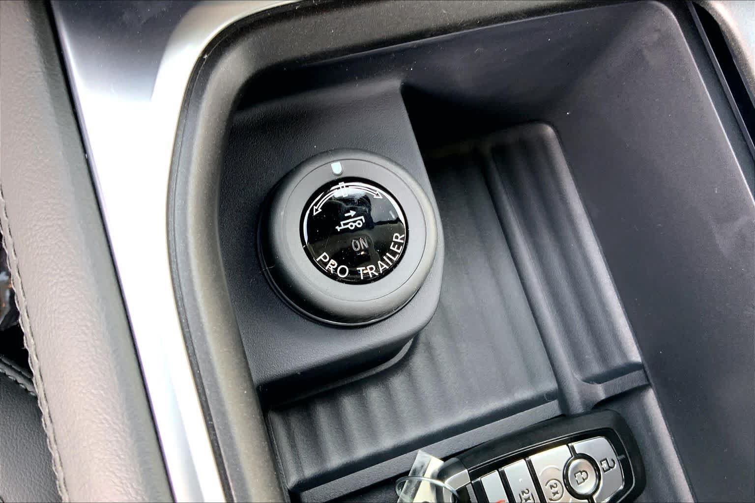 Used 2026 Ford Expedition Active RWD image 15