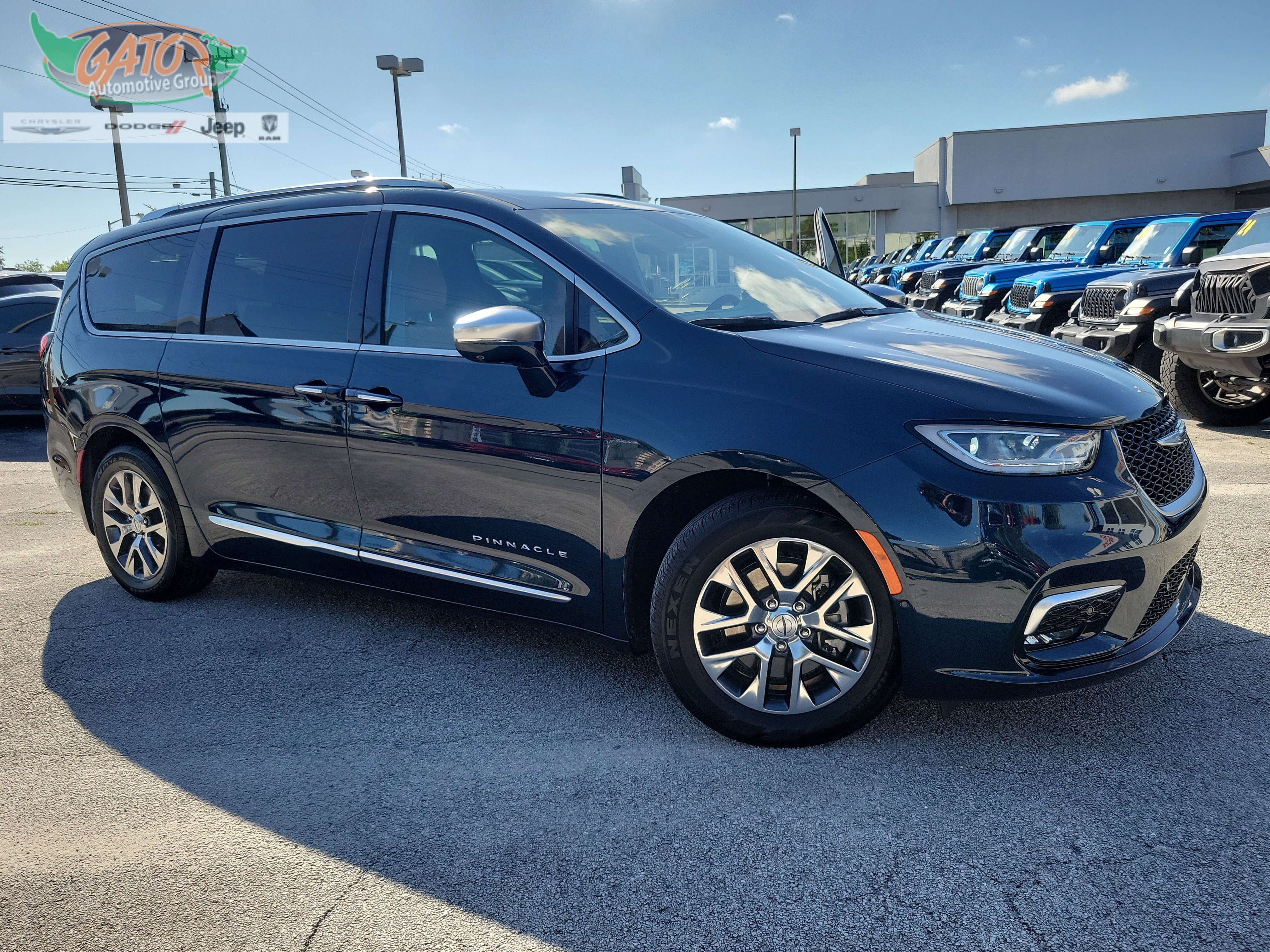 Used 2024 Chrysler Pacifica Pinnacle