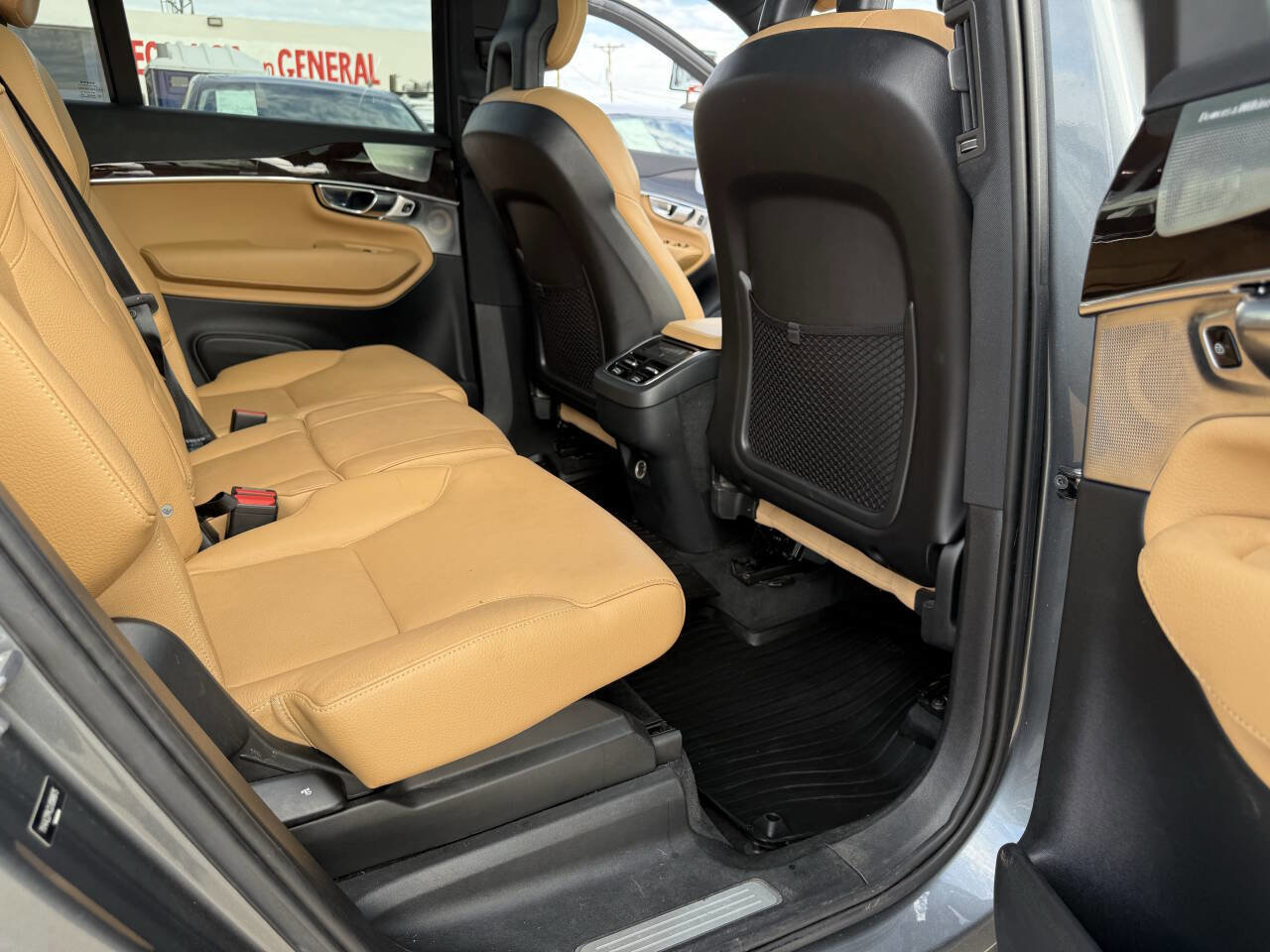 Used 2018 Volvo XC90 T6 Momentum w/ Convenience Package image 18