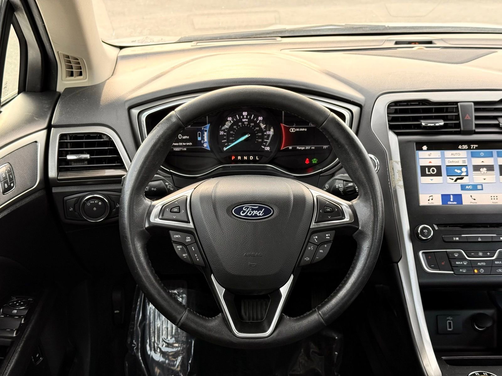 Used 2018 Ford Fusion SE w/ Equipment Group 602A FWD image 26