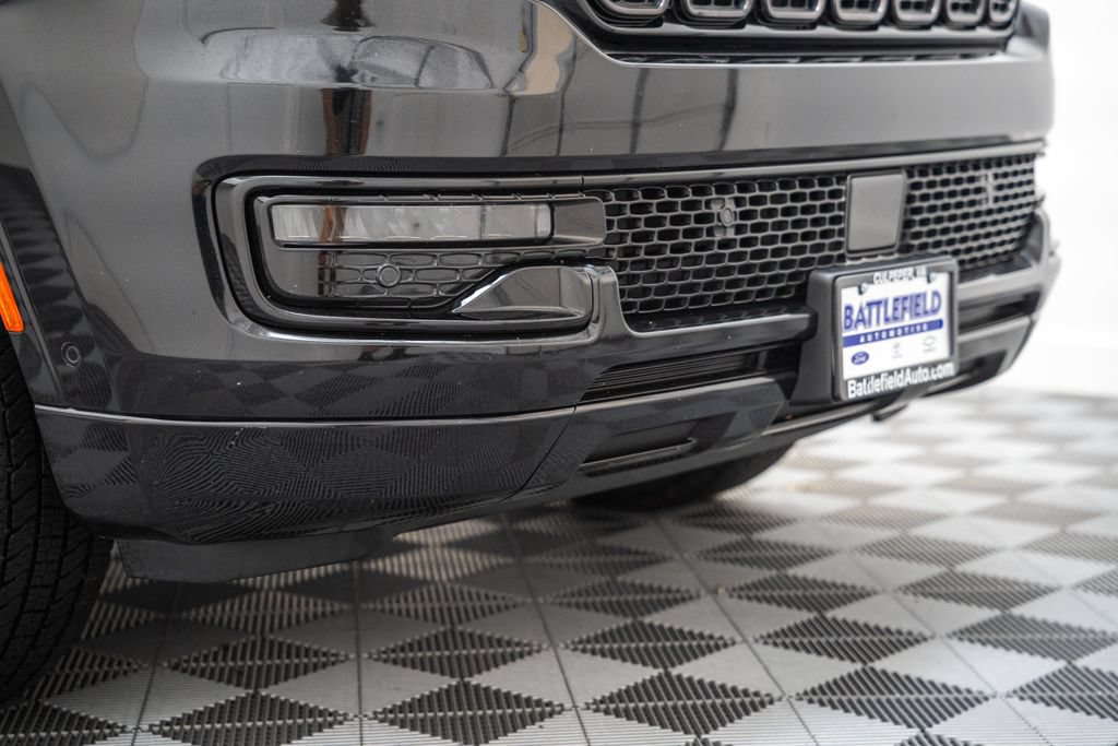 Used 2024 Jeep Wagoneer Series II AWD/4WD image 16