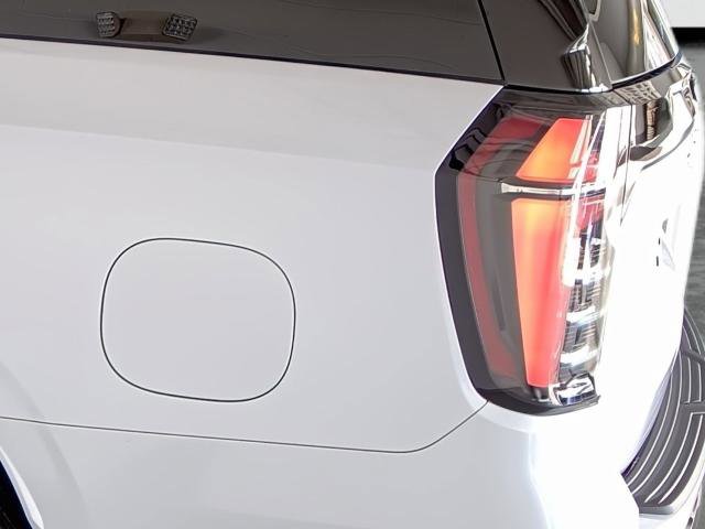 New 2026 Chevrolet Suburban Premier image 10
