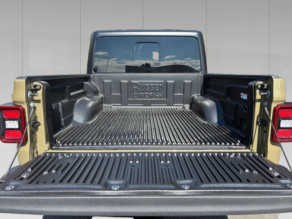Used 2026 Jeep Gladiator Mojave AWD/4WD image 19