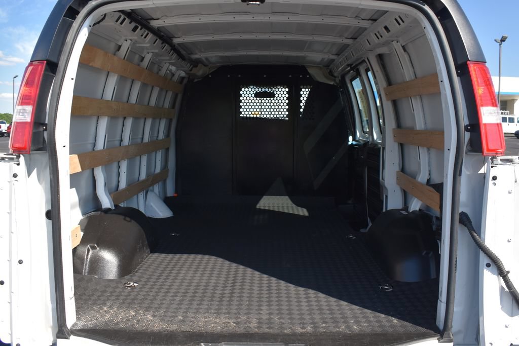 Used 2024 Chevrolet Express 2500 w/ Driver Convenience Package RWD image 10