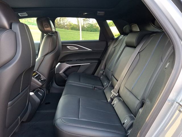 New 2026 Cadillac Lyriq Signature Sport AWD/4WD image 5