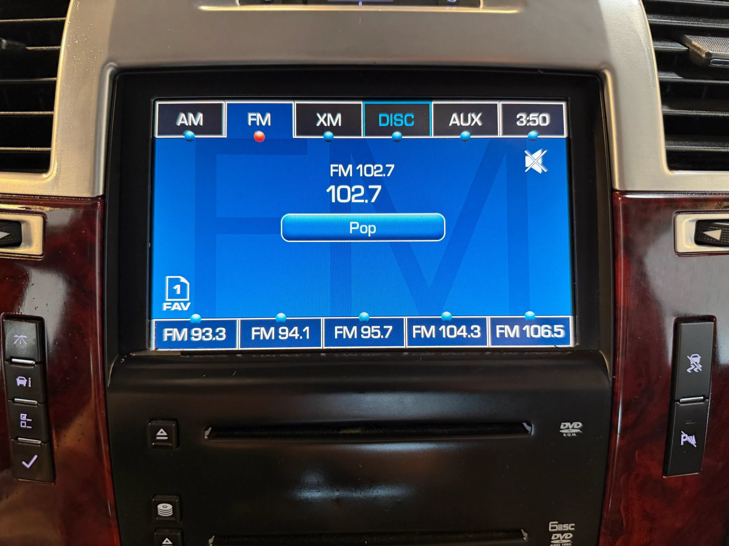 Used 2008 Cadillac Escalade AWD image 18