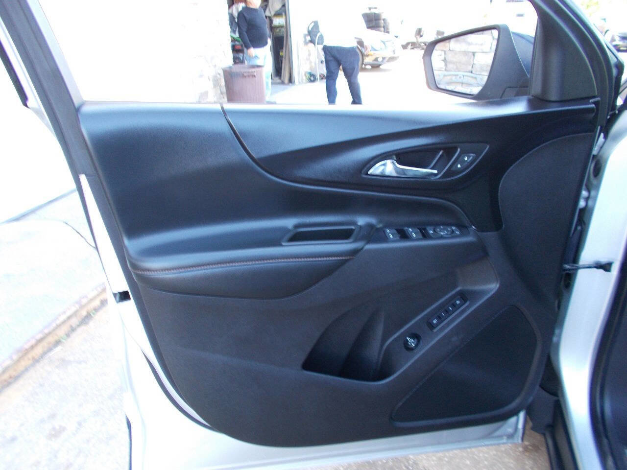 Used 2019 Chevrolet Equinox Premier AWD/4WD image 9