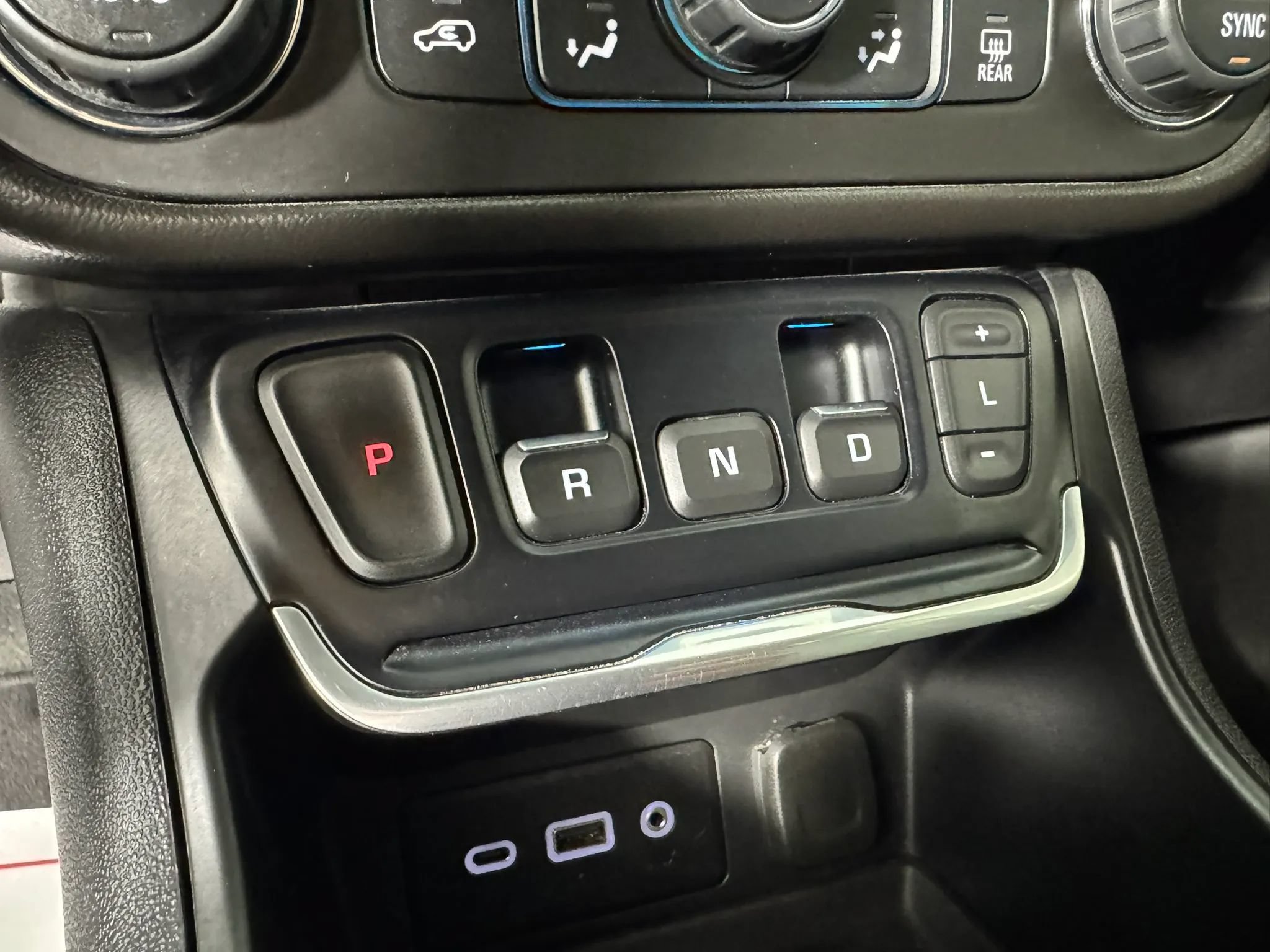 Used 2020 GMC Terrain SLE w/ Driver Convenience Package FWD image 22