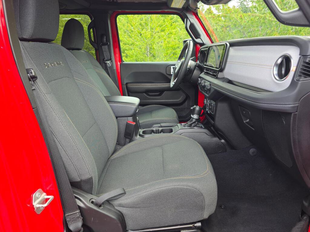 Used 2024 Jeep Wrangler Unlimited Sahara image 47