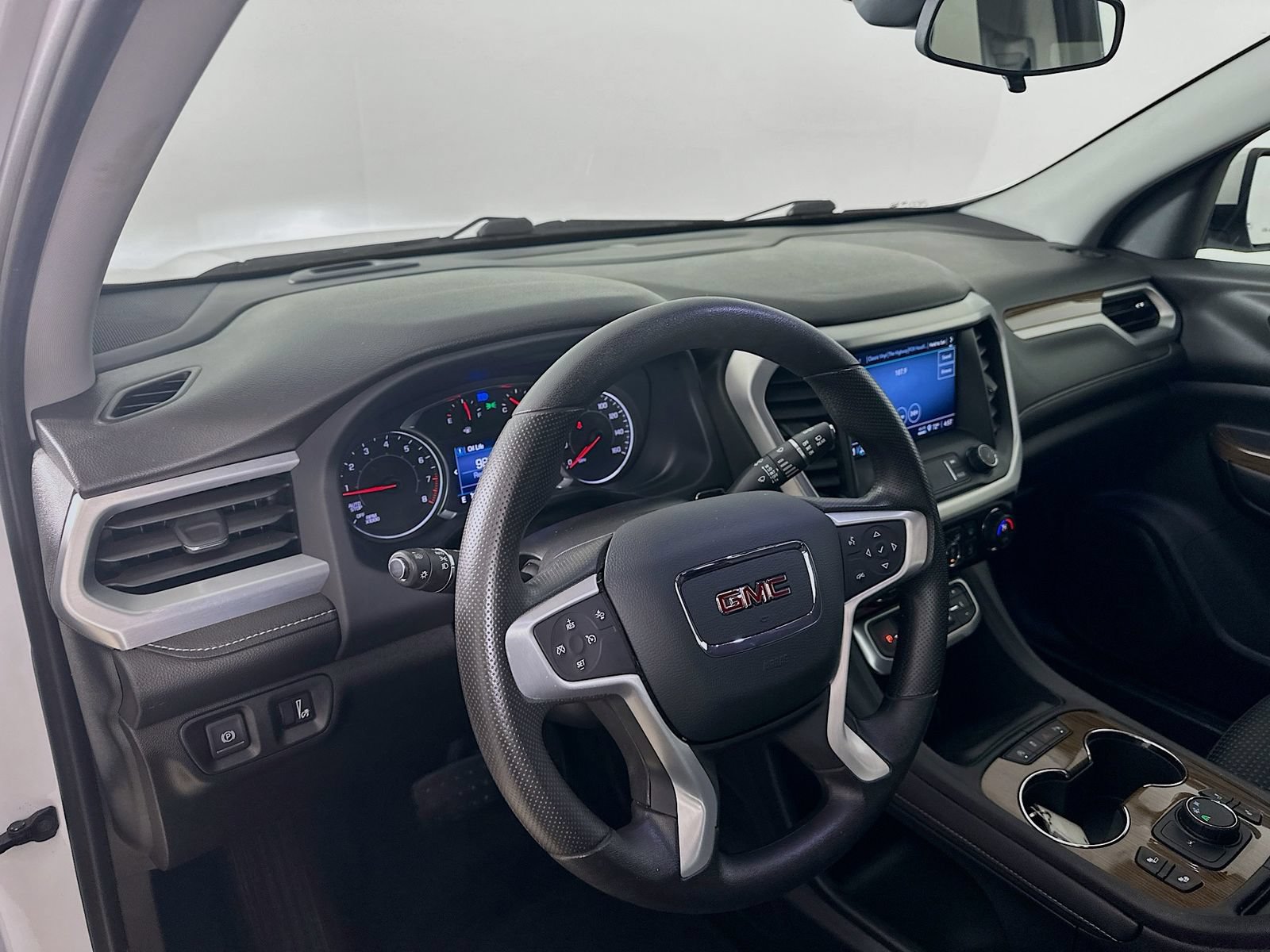 Used 2021 GMC Acadia SLE w/ Driver Convenience Package FWD image 30