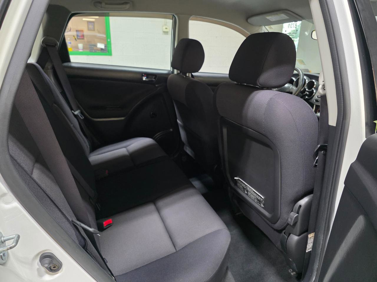 Used 2004 Toyota Matrix AWD image 22