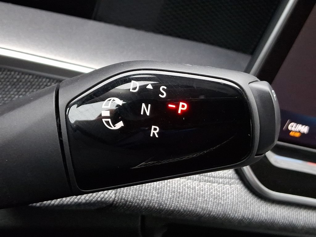 Used 2025 Volkswagen Tiguan S AWD/4WD image 13