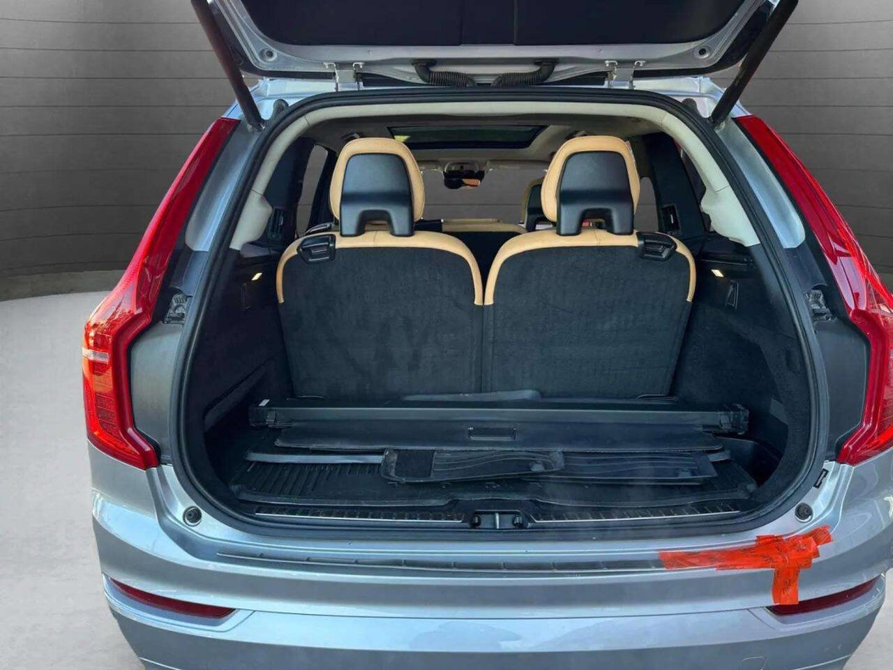 Used 2016 Volvo XC90 T6 Momentum image 15