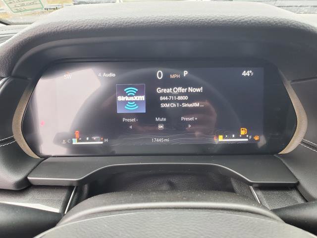 Used 2023 Jeep Grand Cherokee Laredo w/ Luxury Tech Group I image 10