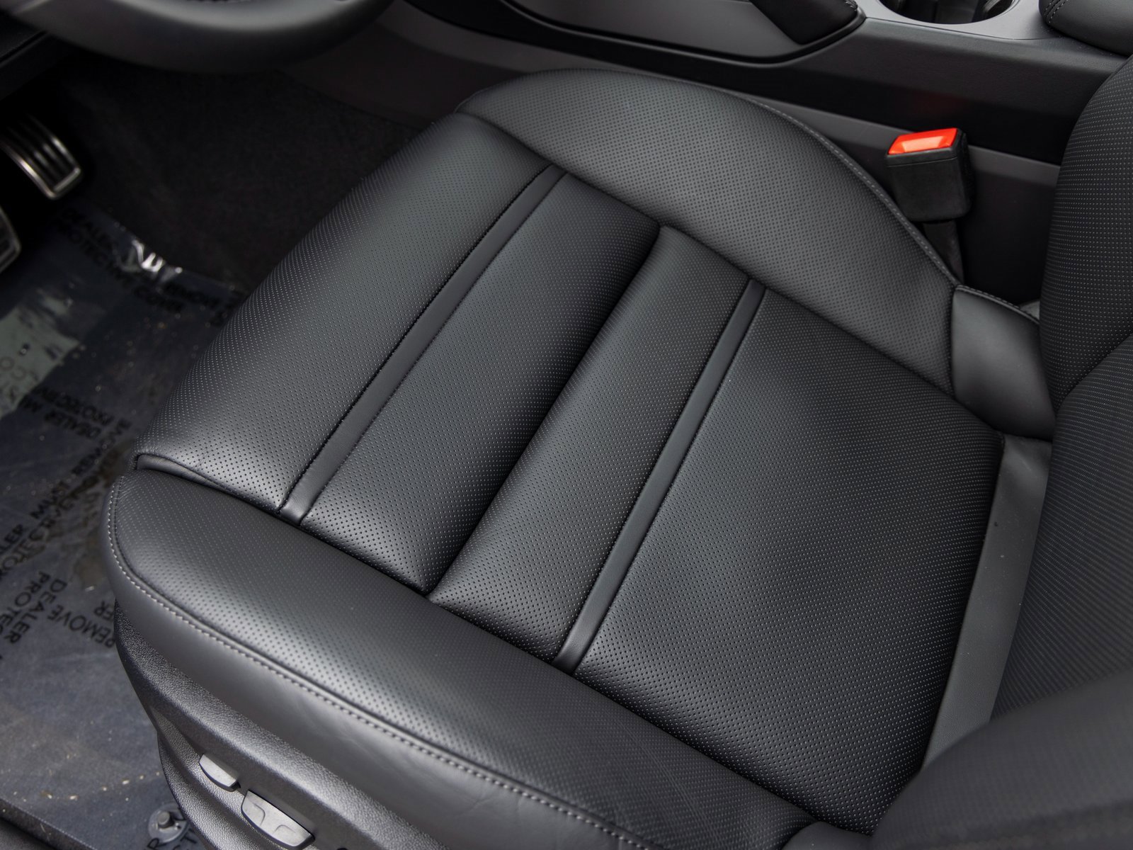 New 2025 Porsche Cayenne GTS image 28