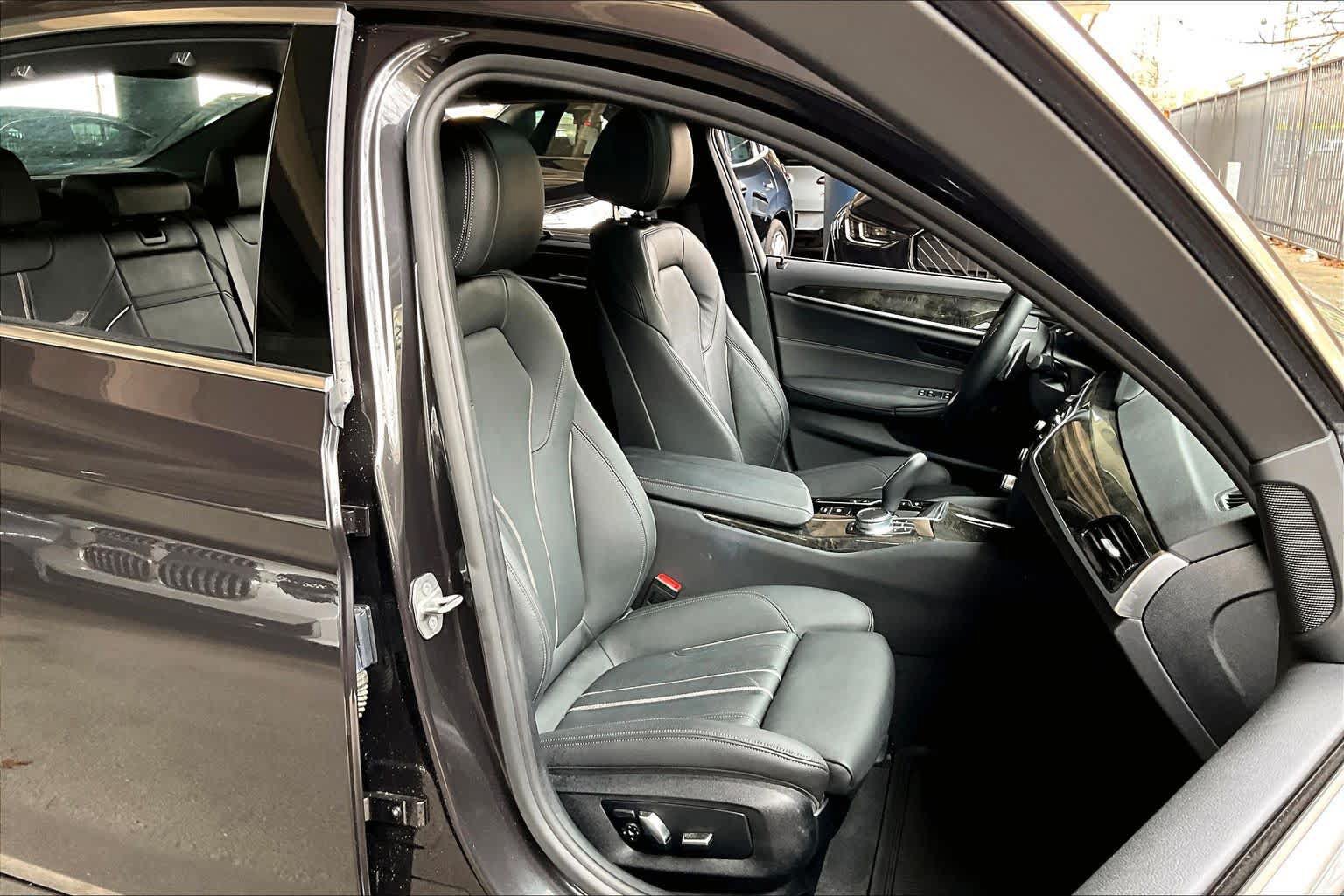 Used 2021 BMW 540i w/ Convenience Package RWD image 8