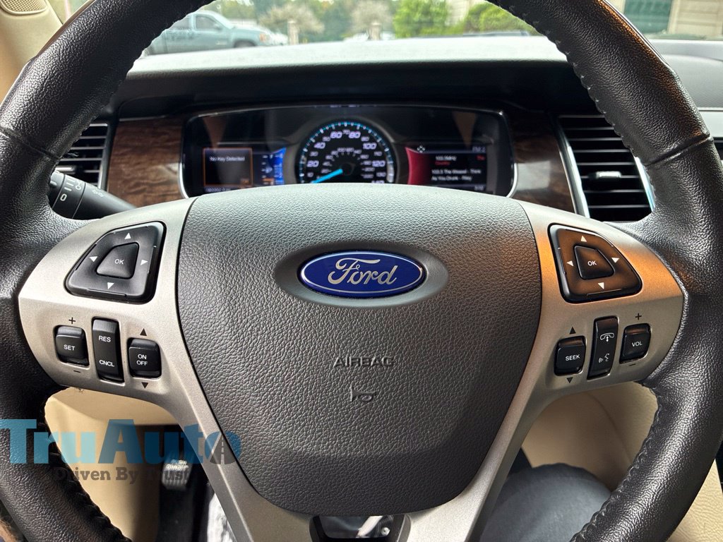 Used 2017 Ford Taurus Limited FWD image 28