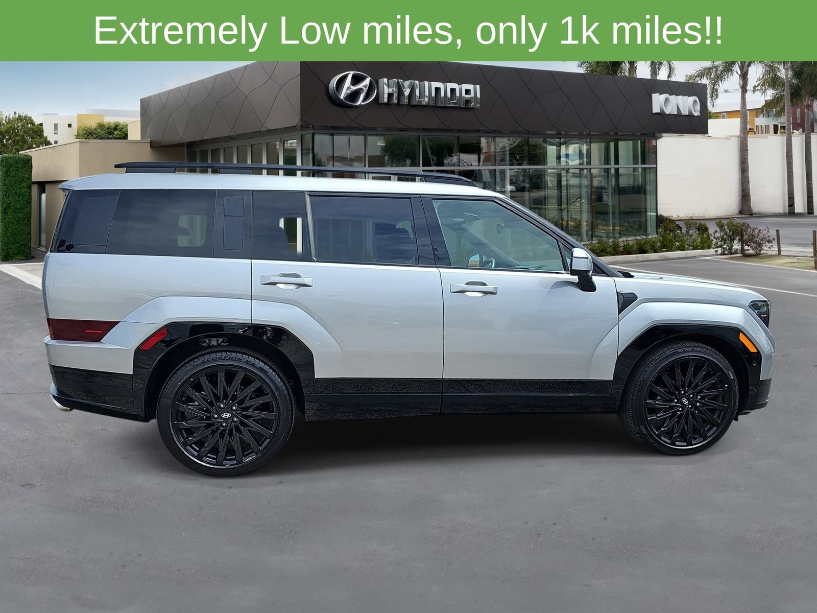 Used 2025 Hyundai Santa Fe Calligraphy FWD image 2
