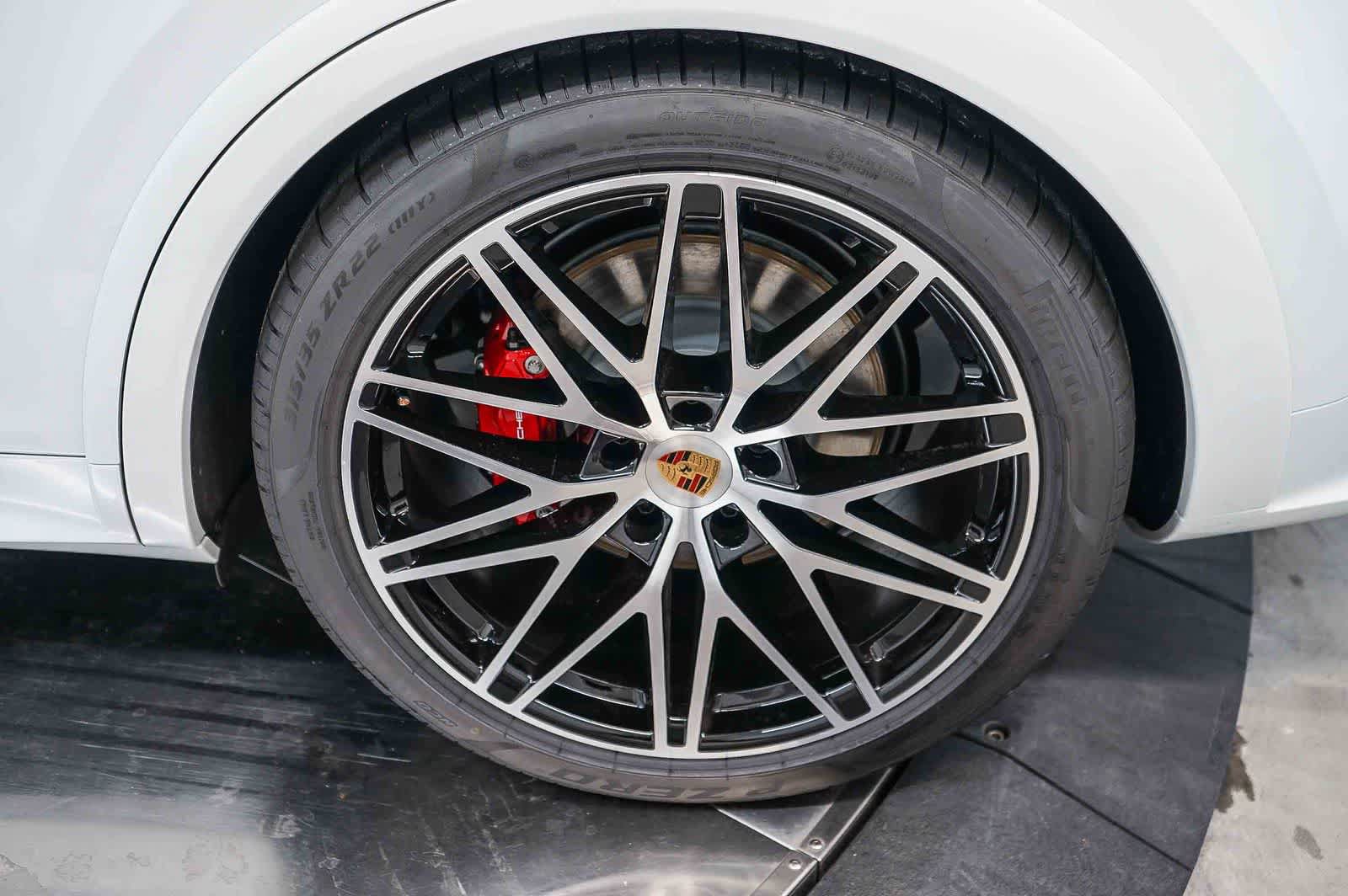 New 2026 Porsche Cayenne GTS AWD/4WD image 13