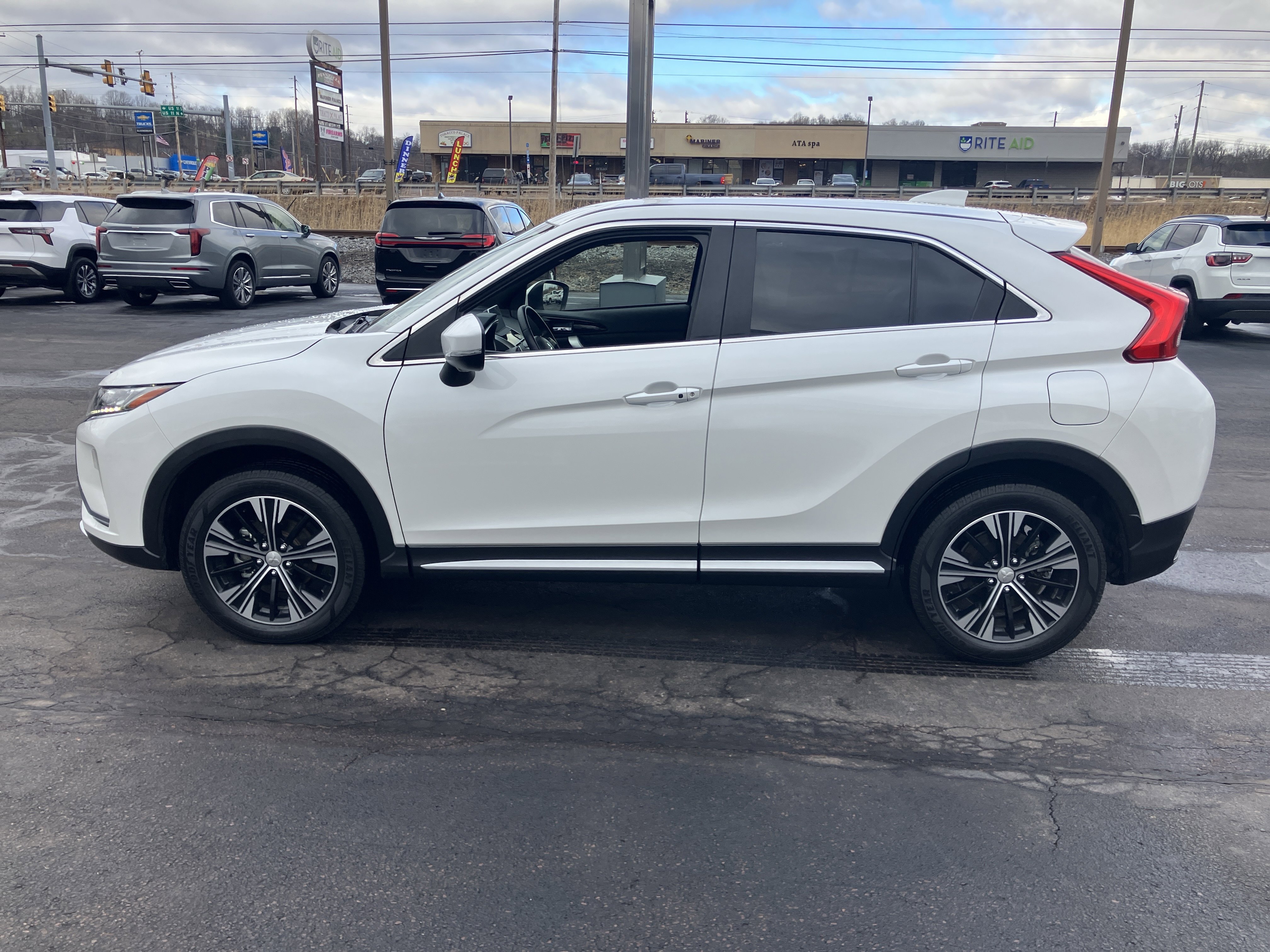 Used 2020 Mitsubishi Eclipse Cross SEL image 6