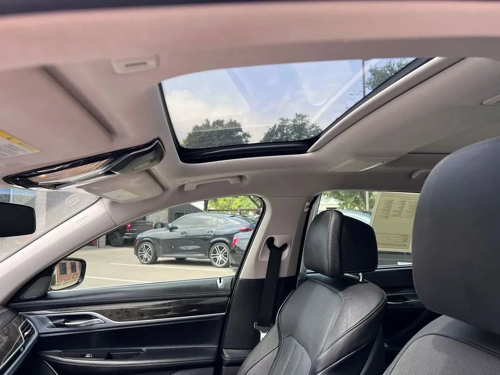 Used 2018 BMW 740i RWD image 38