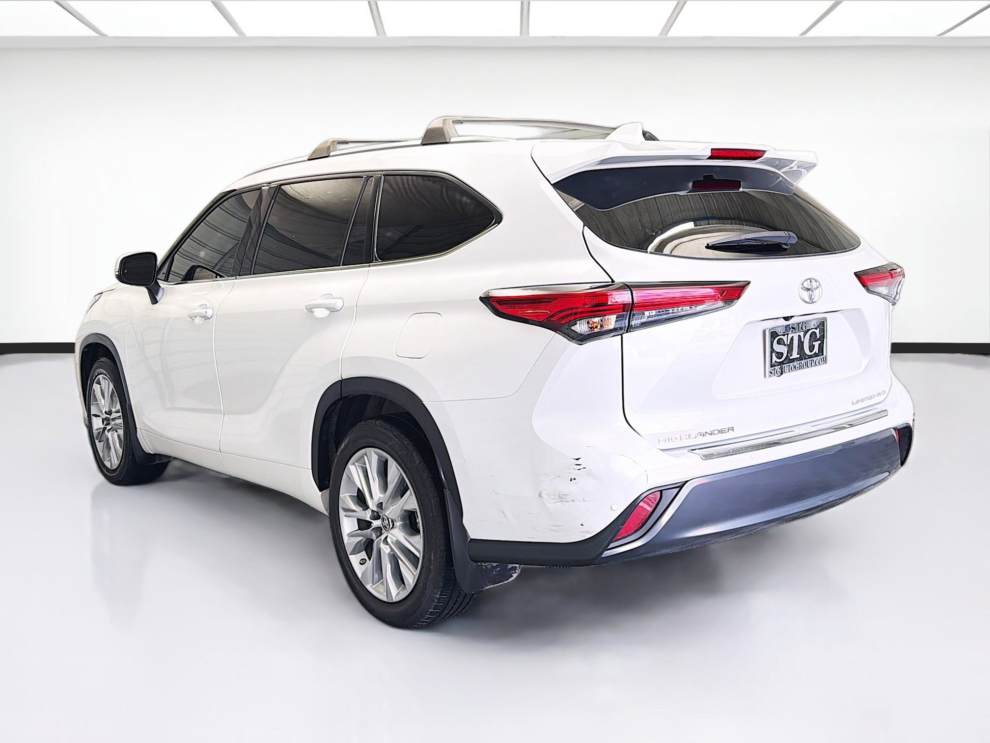 Used 2022 Toyota Highlander Limited image 6