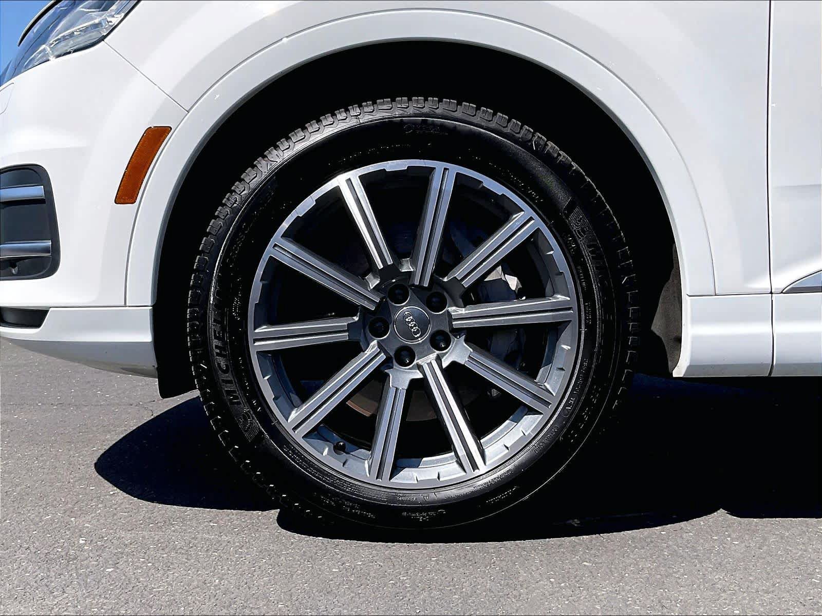 Used 2019 Audi Q7 2.0T Premium Plus w/ Premium Plus Package AWD/4WD image 12