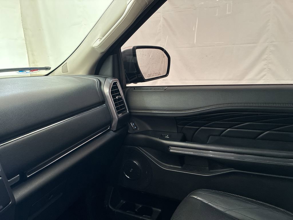 Used 2018 Ford Expedition Max Platinum AWD/4WD image 27
