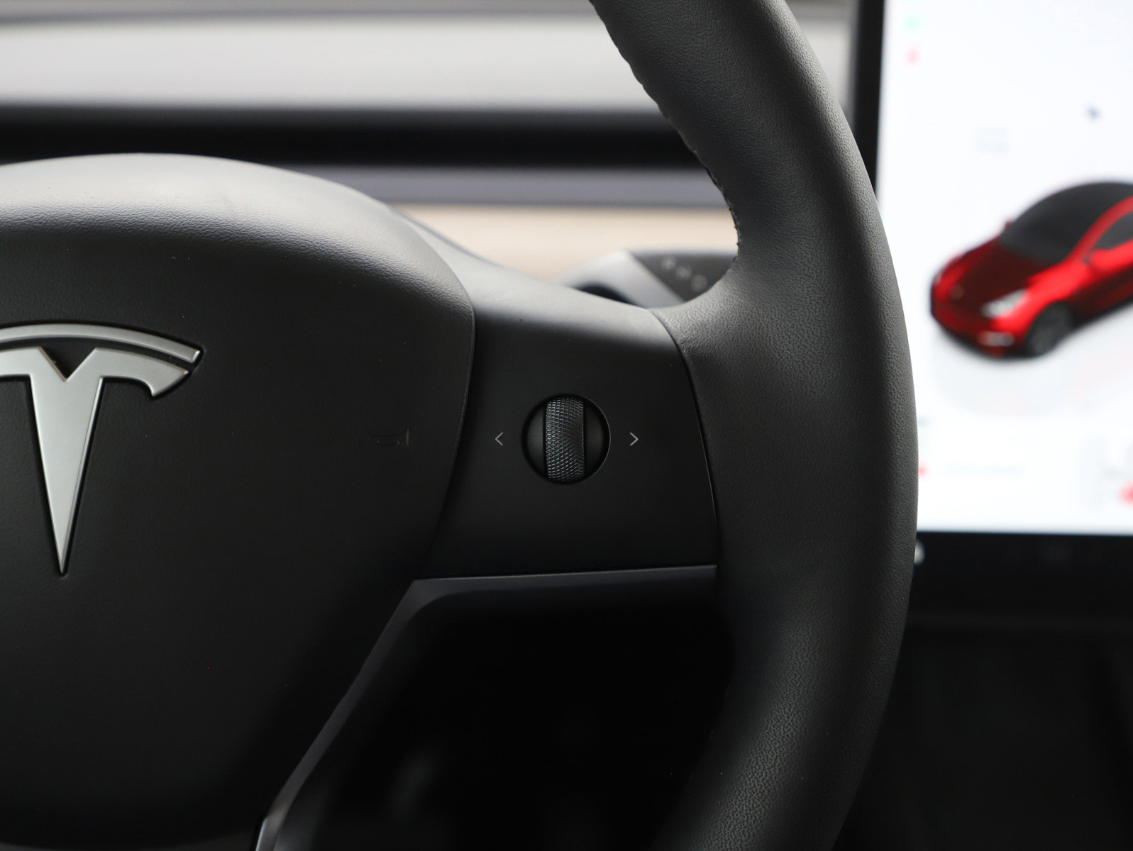 Used 2025 Tesla Model Y Long Range image 28