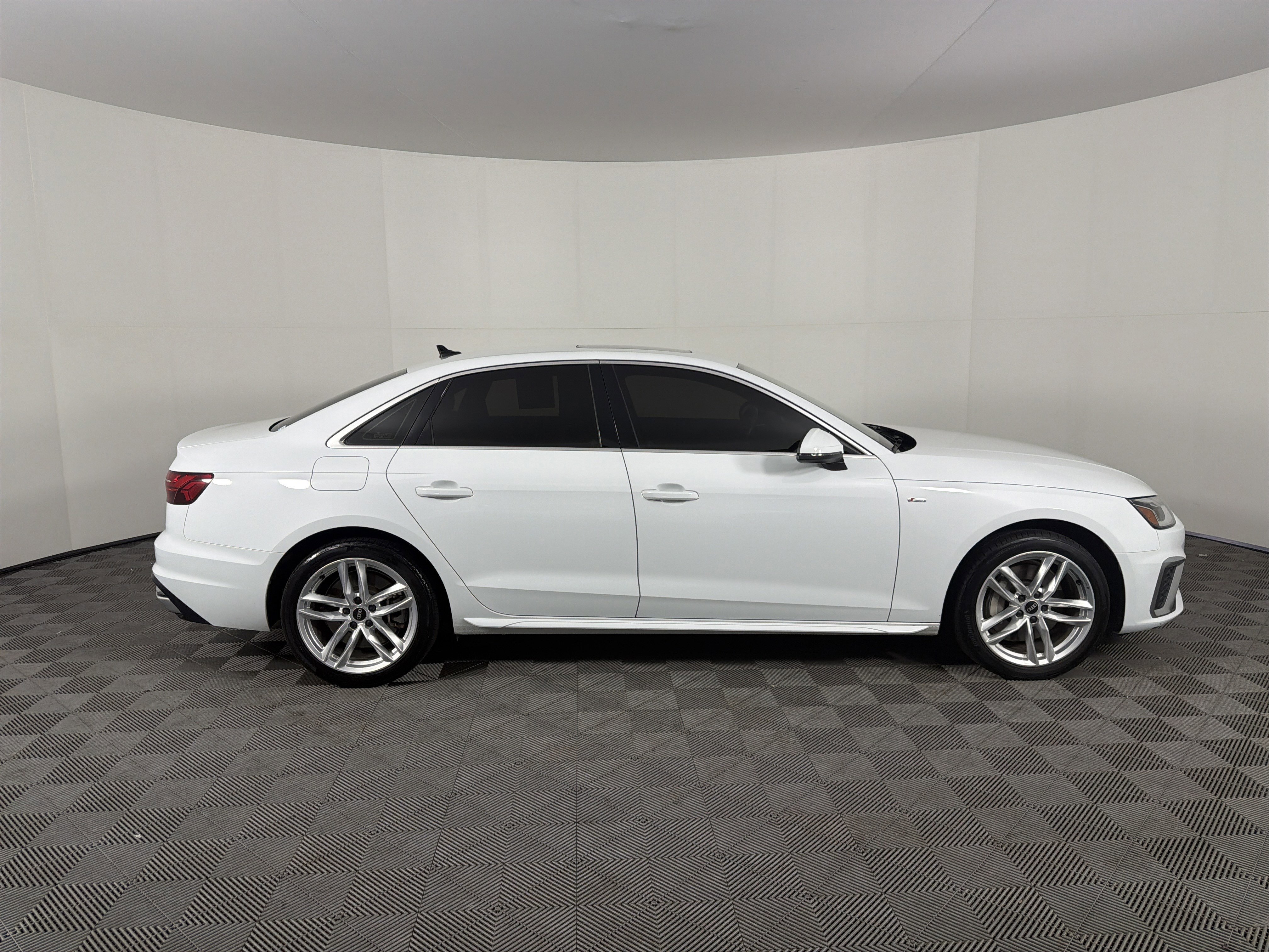Used 2021 Audi A4 2.0T Premium Plus w/ Premium Plus Package image 34