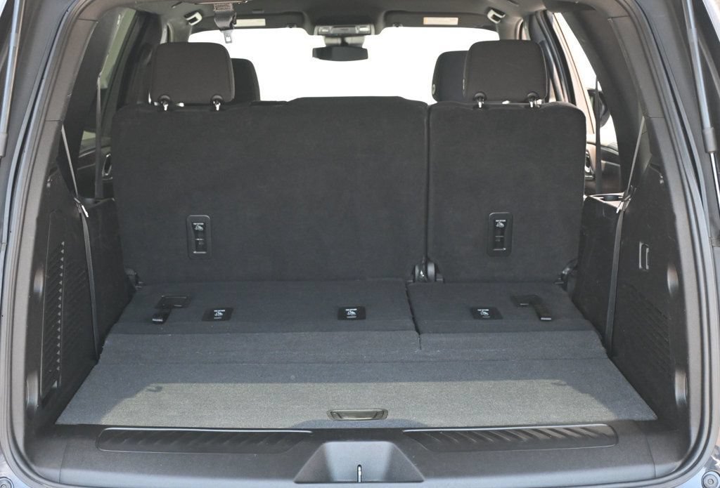 Used 2023 Chevrolet Tahoe LS AWD/4WD image 23