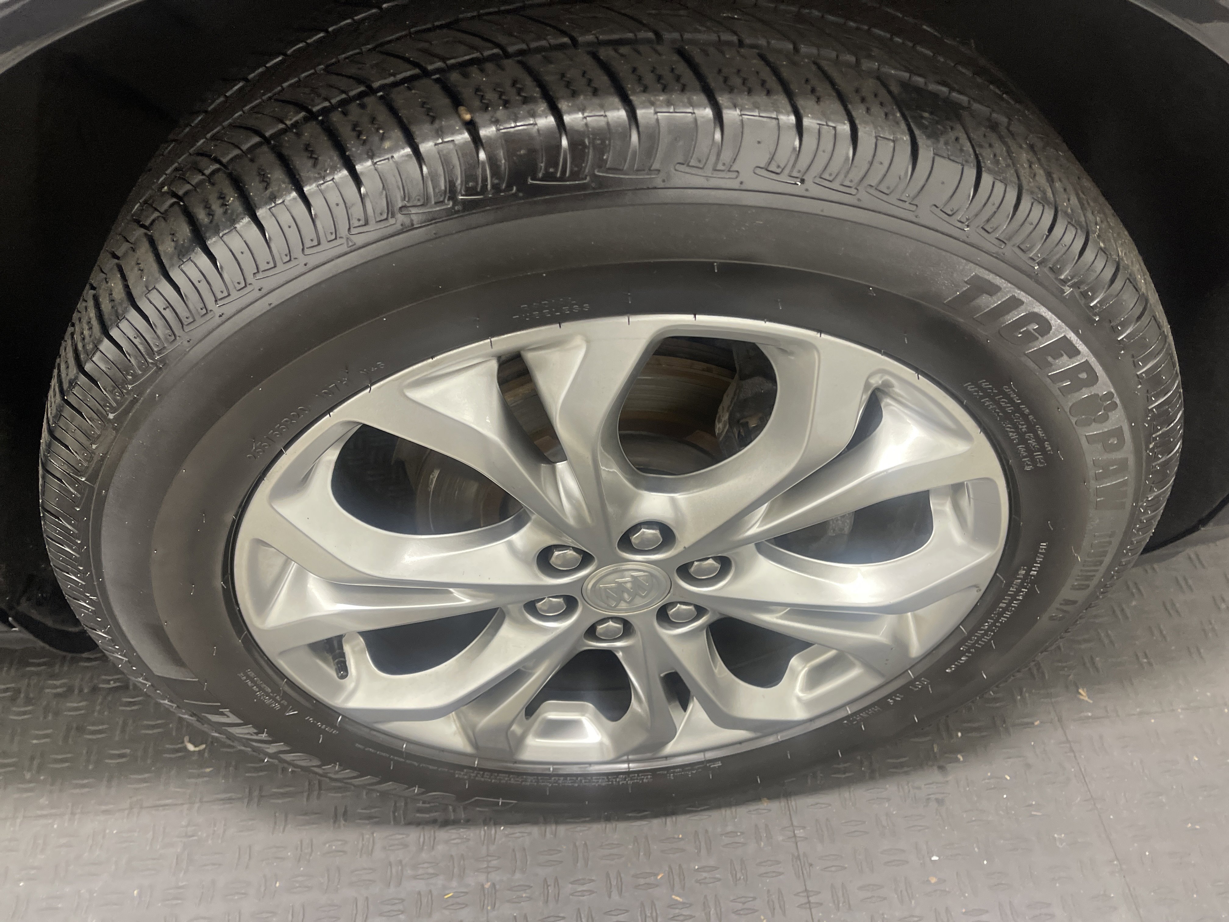 Used 2020 Buick Enclave Avenir w/ Avenir Technology Package image 28