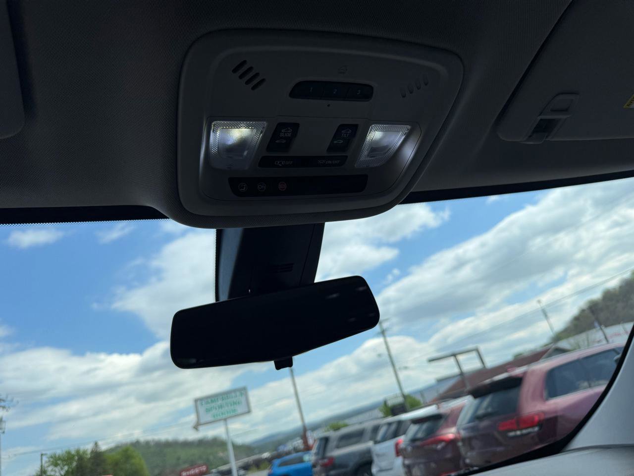 Used 2019 Chevrolet Traverse Premier w/ Redline Edition AWD/4WD image 27