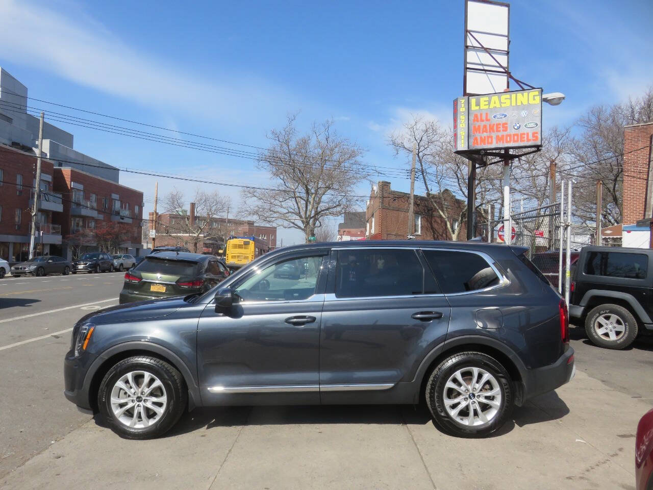 Used 2020 Kia Telluride LX AWD/4WD image 7