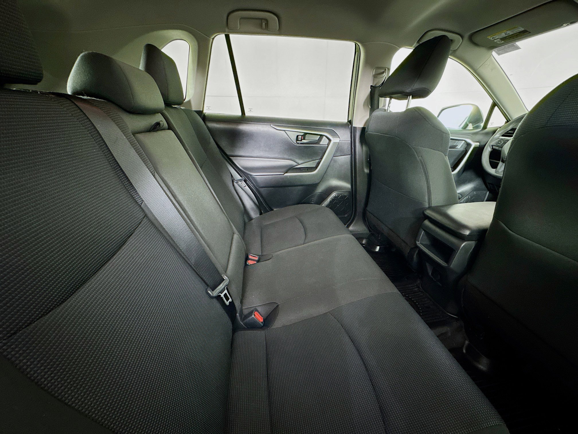 Used 2019 Toyota RAV4 LE FWD image 25